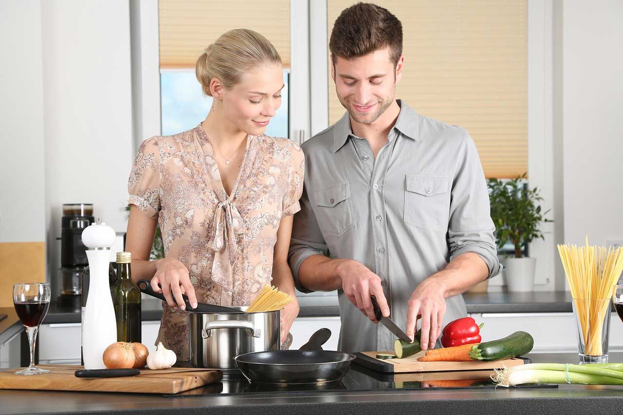 why cook at home, why people should cook at home, home cooking benefits